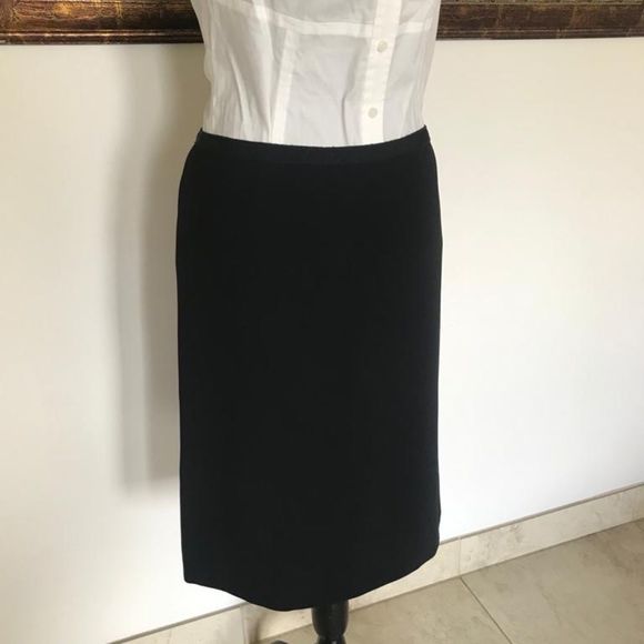 Moschino size 8 black pencil skirt  - Picture 3 of 8